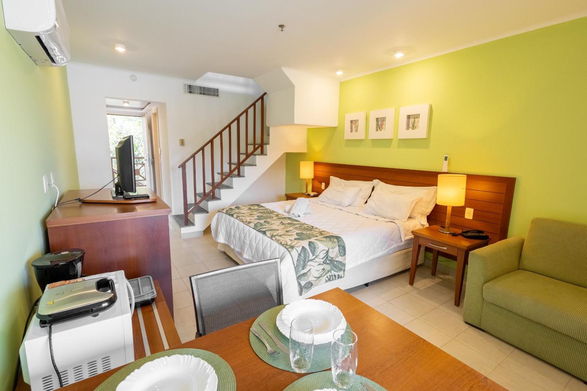 Duplex No Costa Bella Em