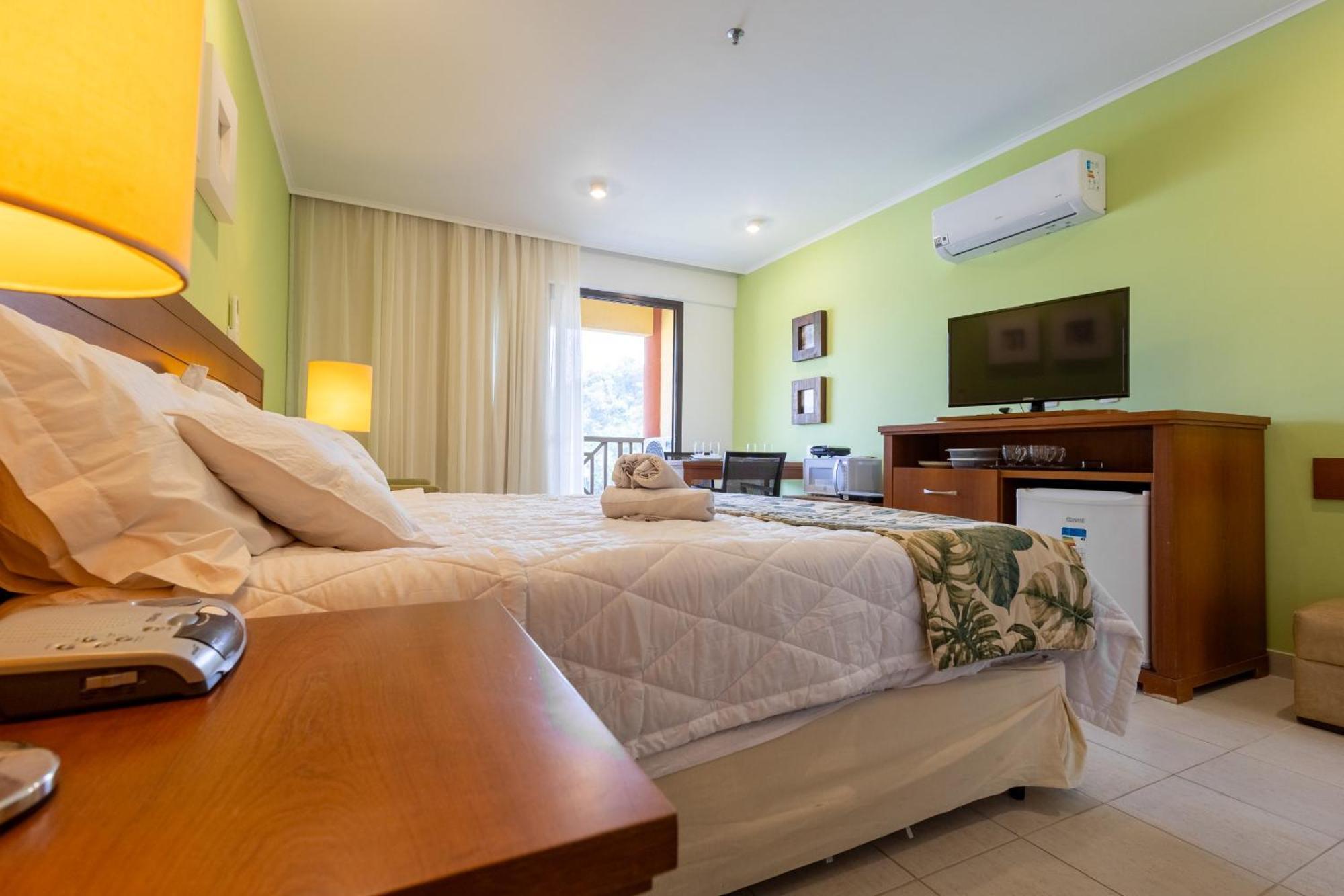 Duplex No Costa Bella Em *